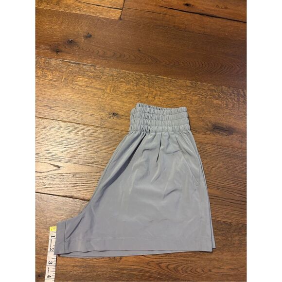 Vuori Villa gray athletic performance shorts XS - Picture 7 of 8